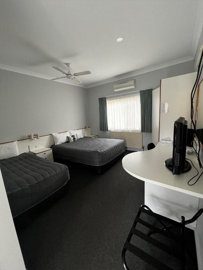 Tumbarumba Motel & Elms Restaurant Buitenkant foto