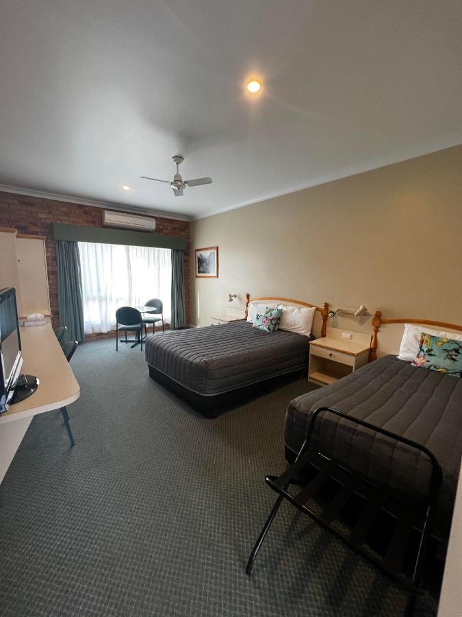 Tumbarumba Motel & Elms Restaurant Buitenkant foto