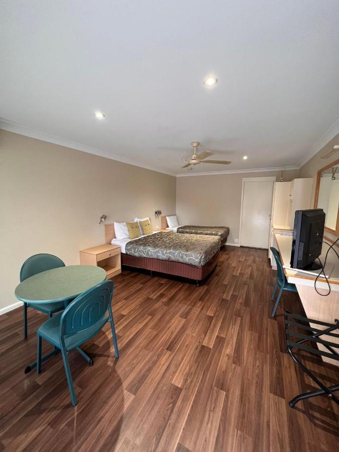 Tumbarumba Motel & Elms Restaurant Buitenkant foto
