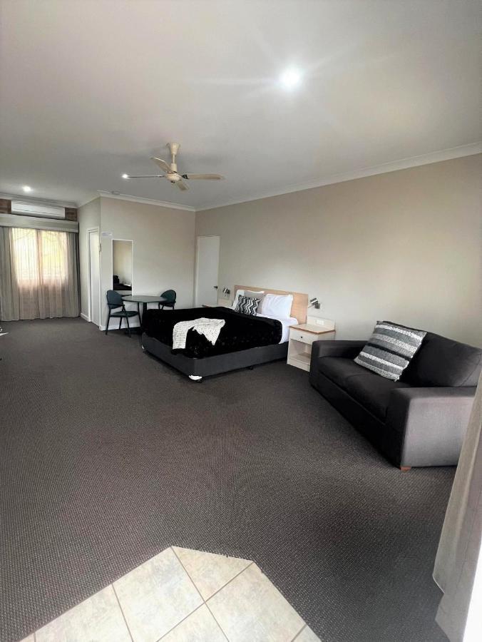 Tumbarumba Motel & Elms Restaurant Buitenkant foto