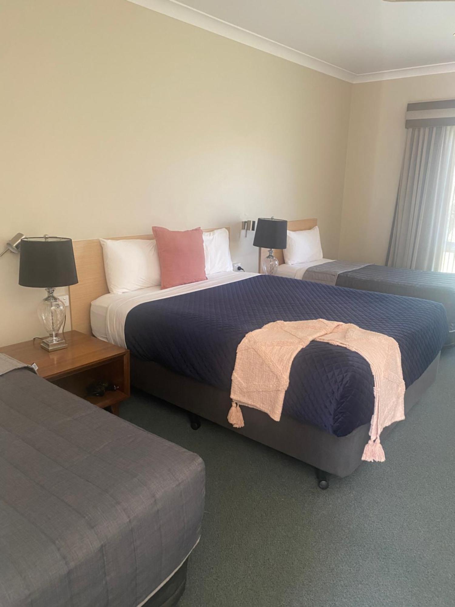 Tumbarumba Motel & Elms Restaurant Buitenkant foto