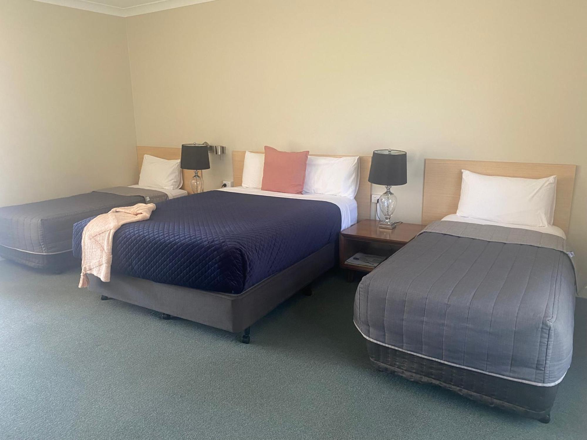 Tumbarumba Motel & Elms Restaurant Buitenkant foto