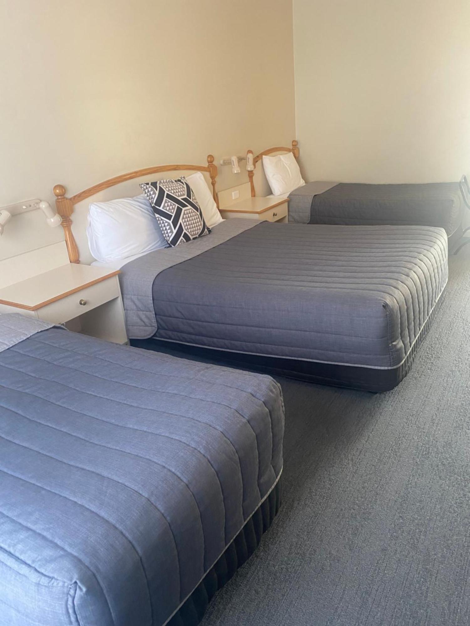 Tumbarumba Motel & Elms Restaurant Buitenkant foto
